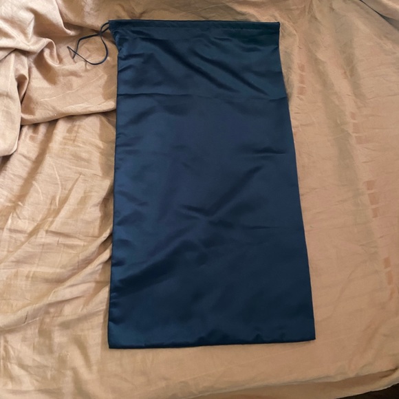 Prada - Picture 5 of 11